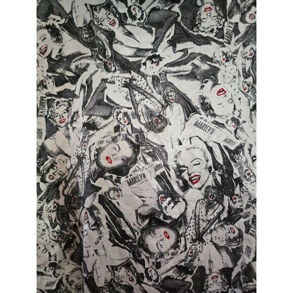 Marilyn Monroe Print Kimono Robe With Belt & Red Piping Norma Jeane - Picture 6 of 10